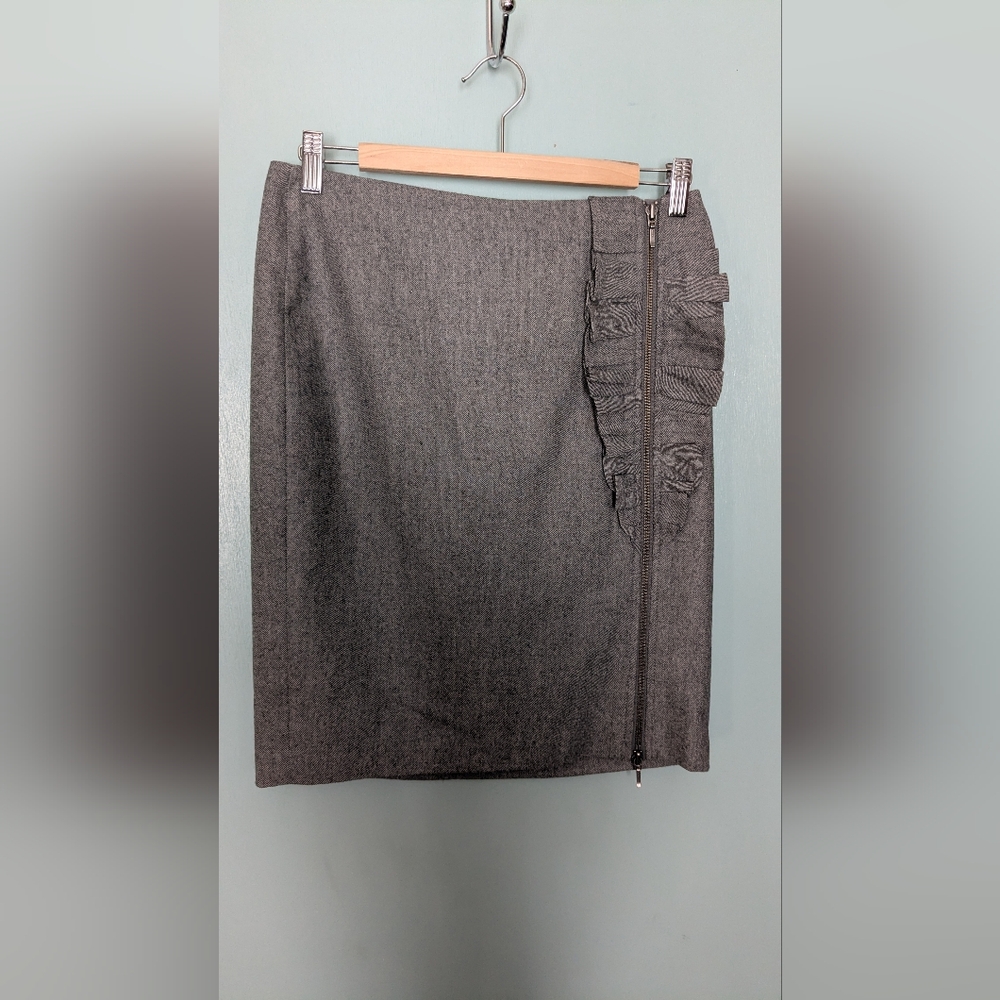 Banana Republic Wool Pencil Skirt Ruffle Zipper Detail Grey Tweed 4